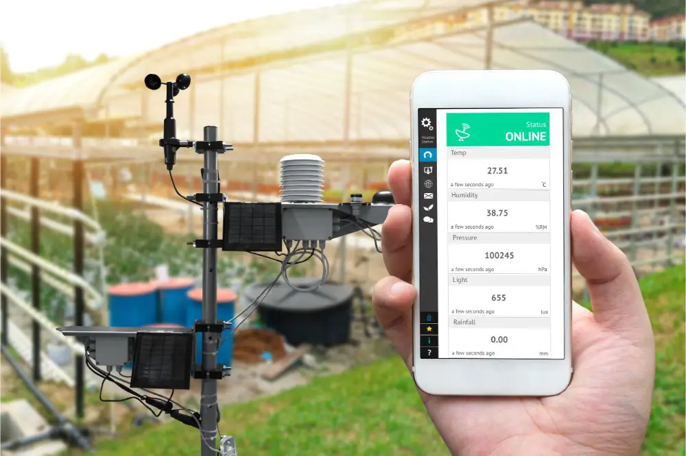 monitoring weather data with cellphone